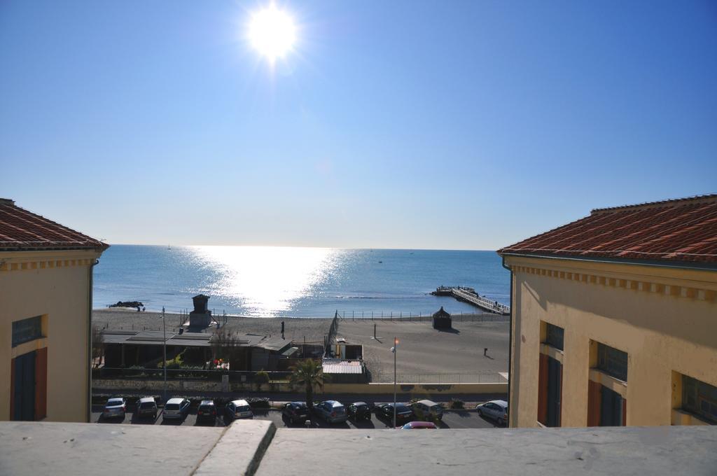Litus Roma Hostel Lido di Ostia Exterior photo View of the sea from the town hall