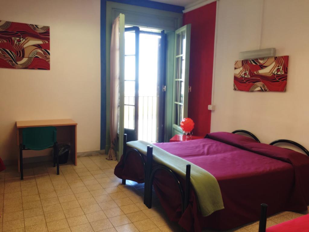 Litus Roma Hostel Lido di Ostia Exterior photo A typical room at the hostel