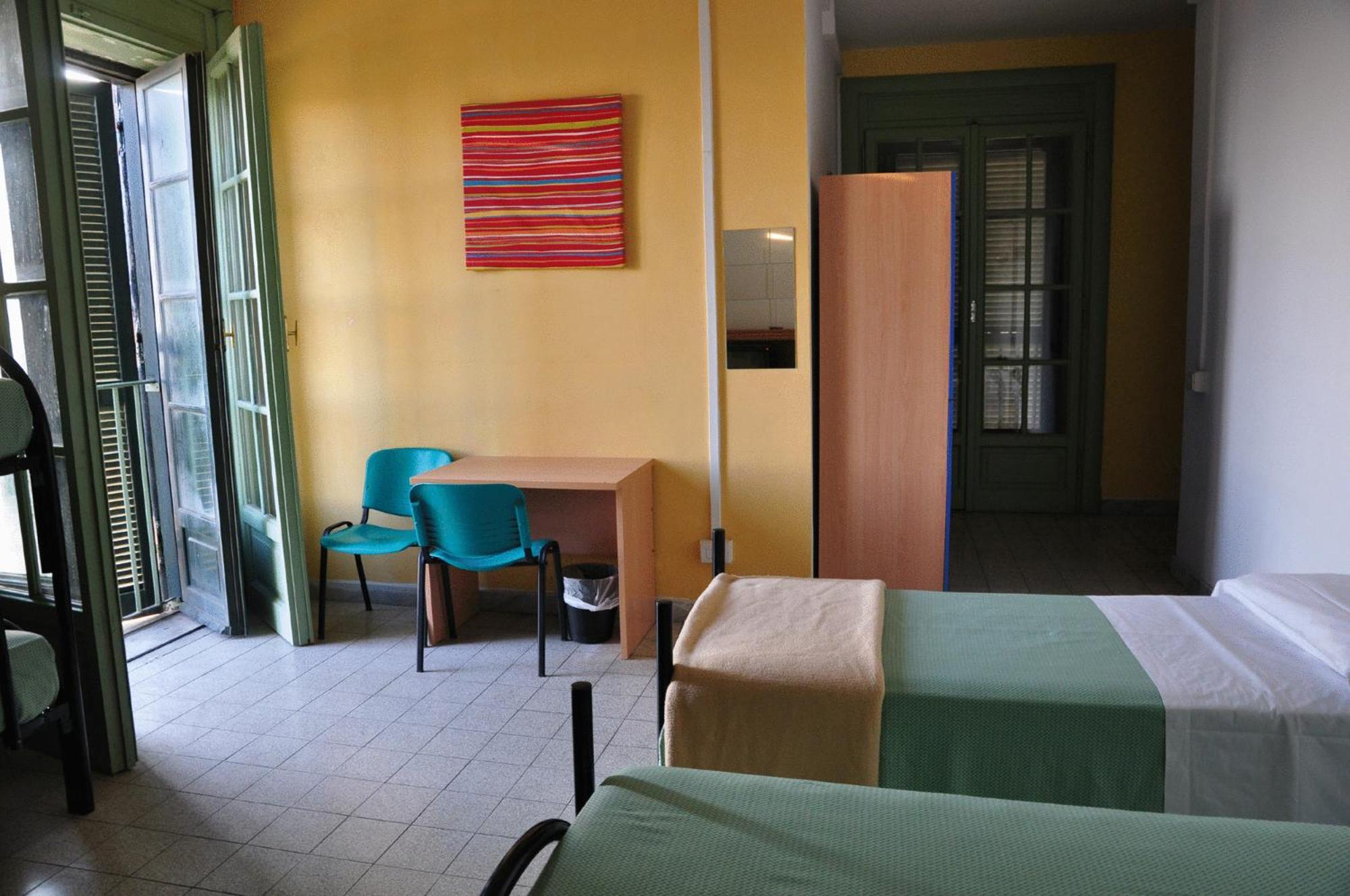 Litus Roma Hostel Lido di Ostia Exterior photo A typical room at the hostel