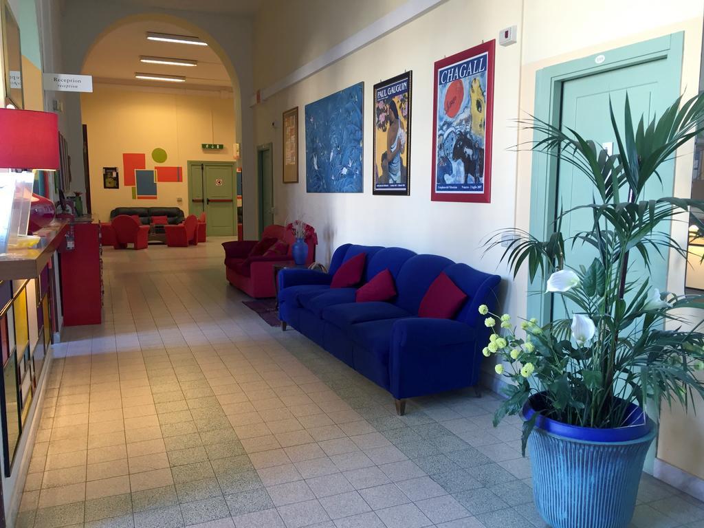 Litus Roma Hostel Lido di Ostia Exterior photo The library